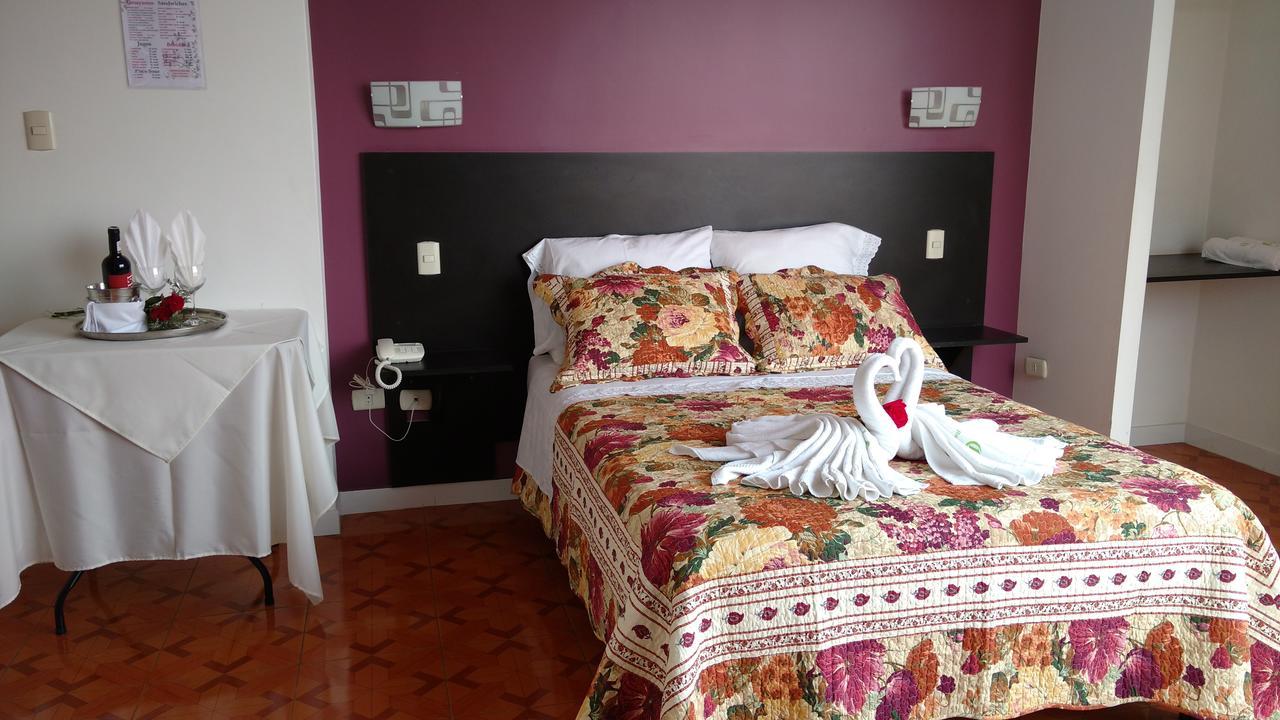 Casa Real Hotel Такна Екстериор снимка